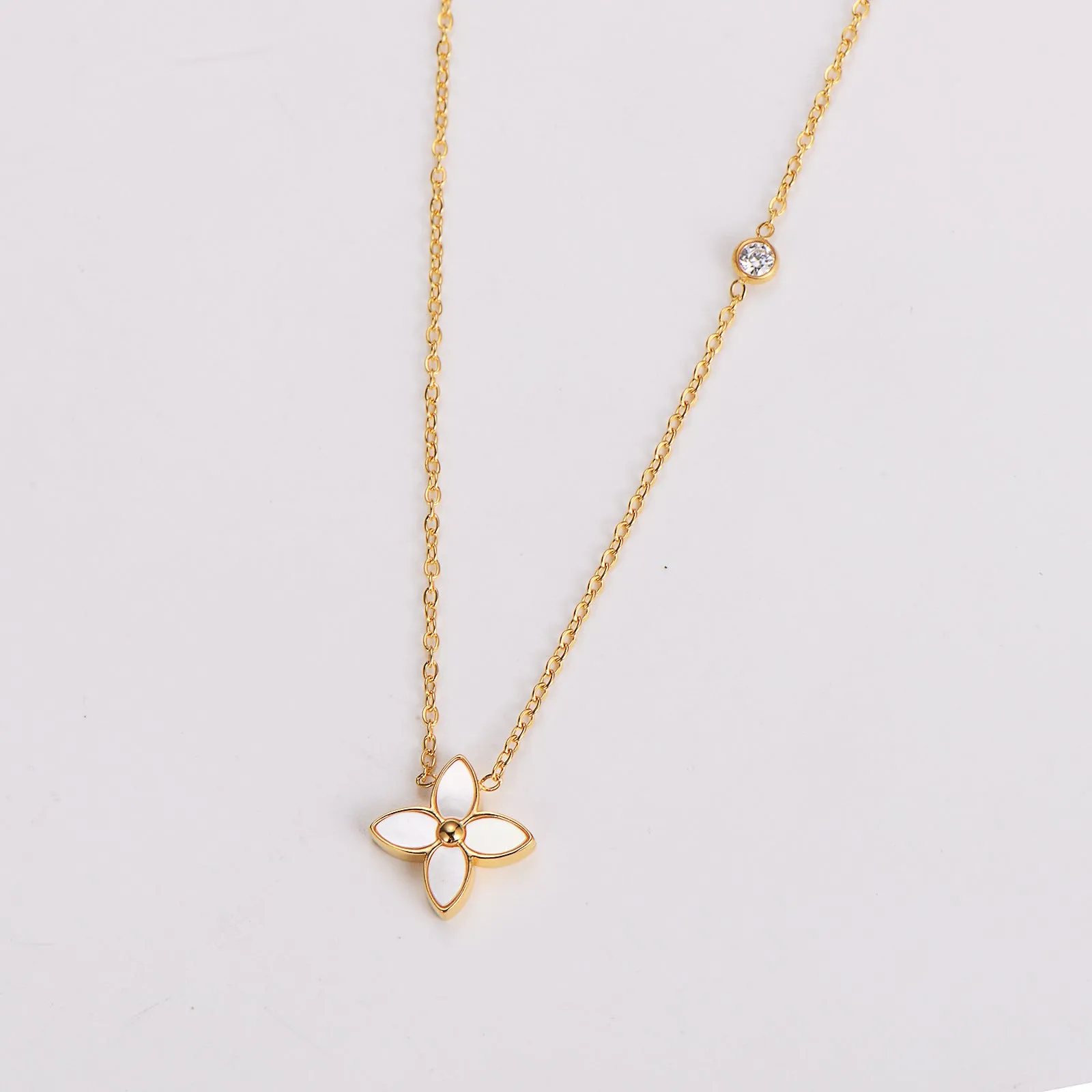 Fashion Fan-Shape Flower Stainless Steel Electroplating Necklaces