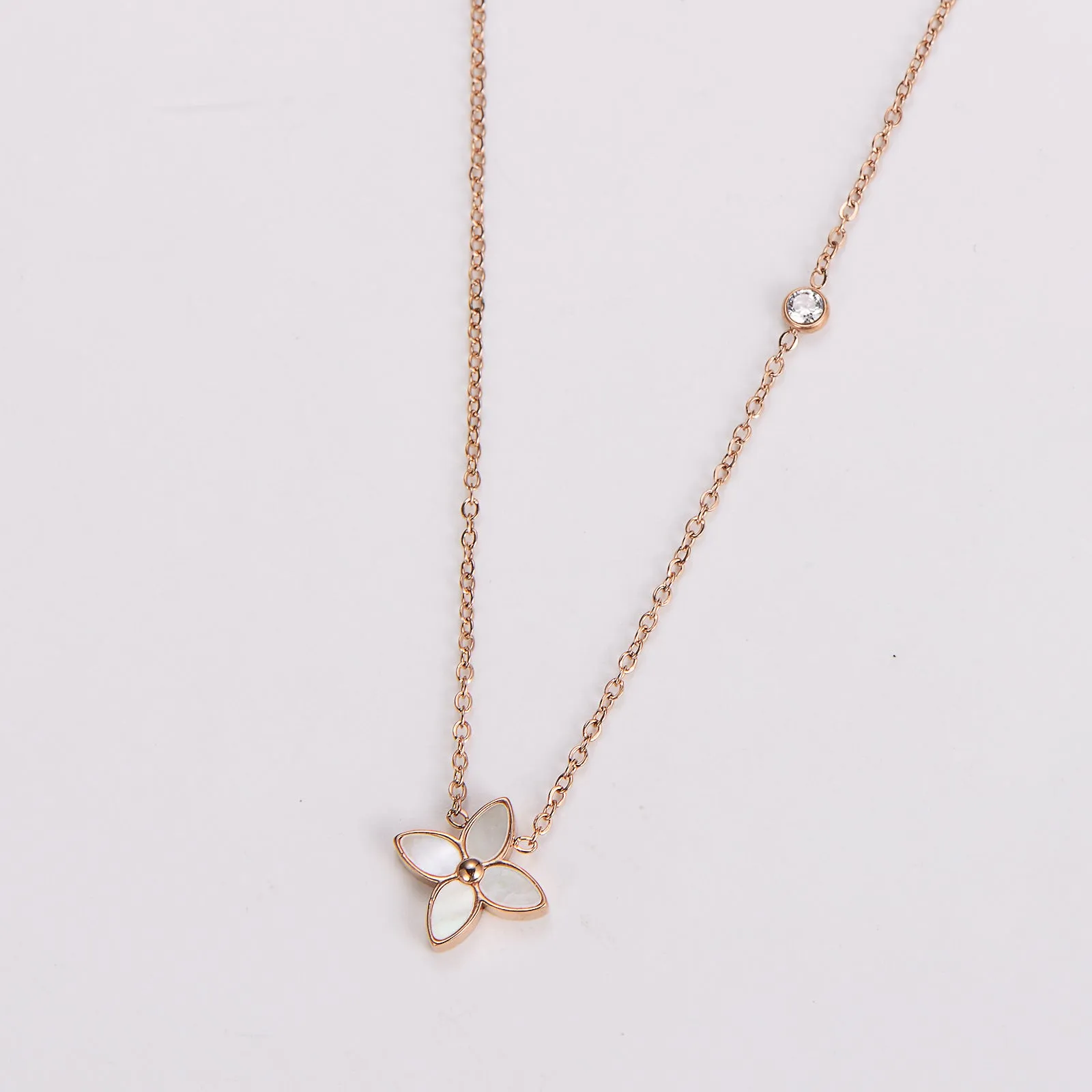 Fashion Fan-Shape Flower Stainless Steel Electroplating Necklaces