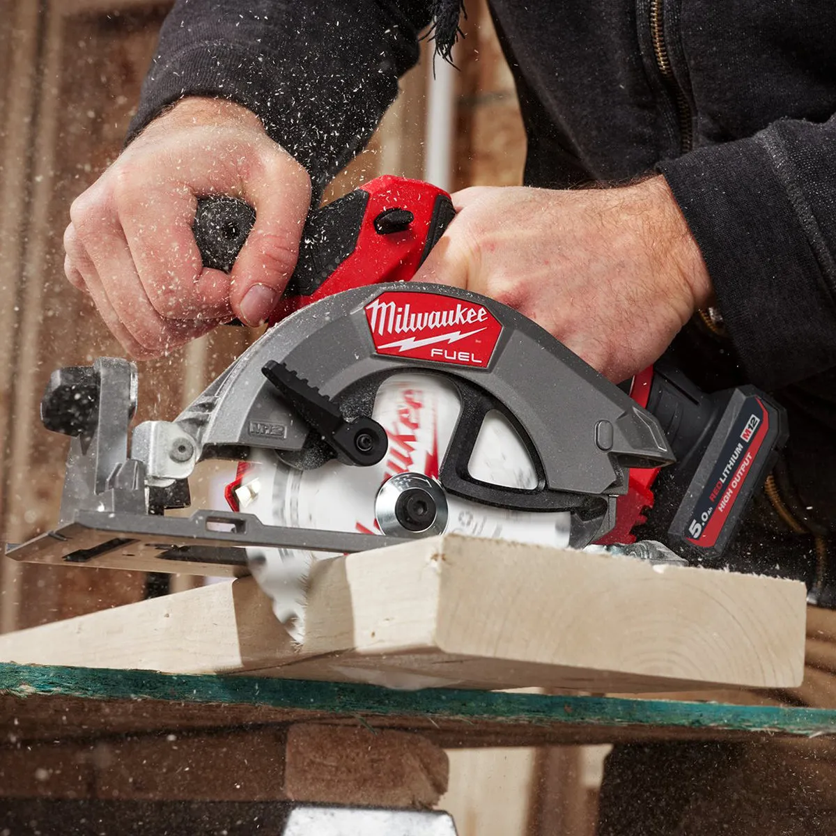 Milwaukee M12FCS442-0 12V Fuel Brushless 140mm Circular Saw with 1 x 5.0Ah Battery Charger & Bag