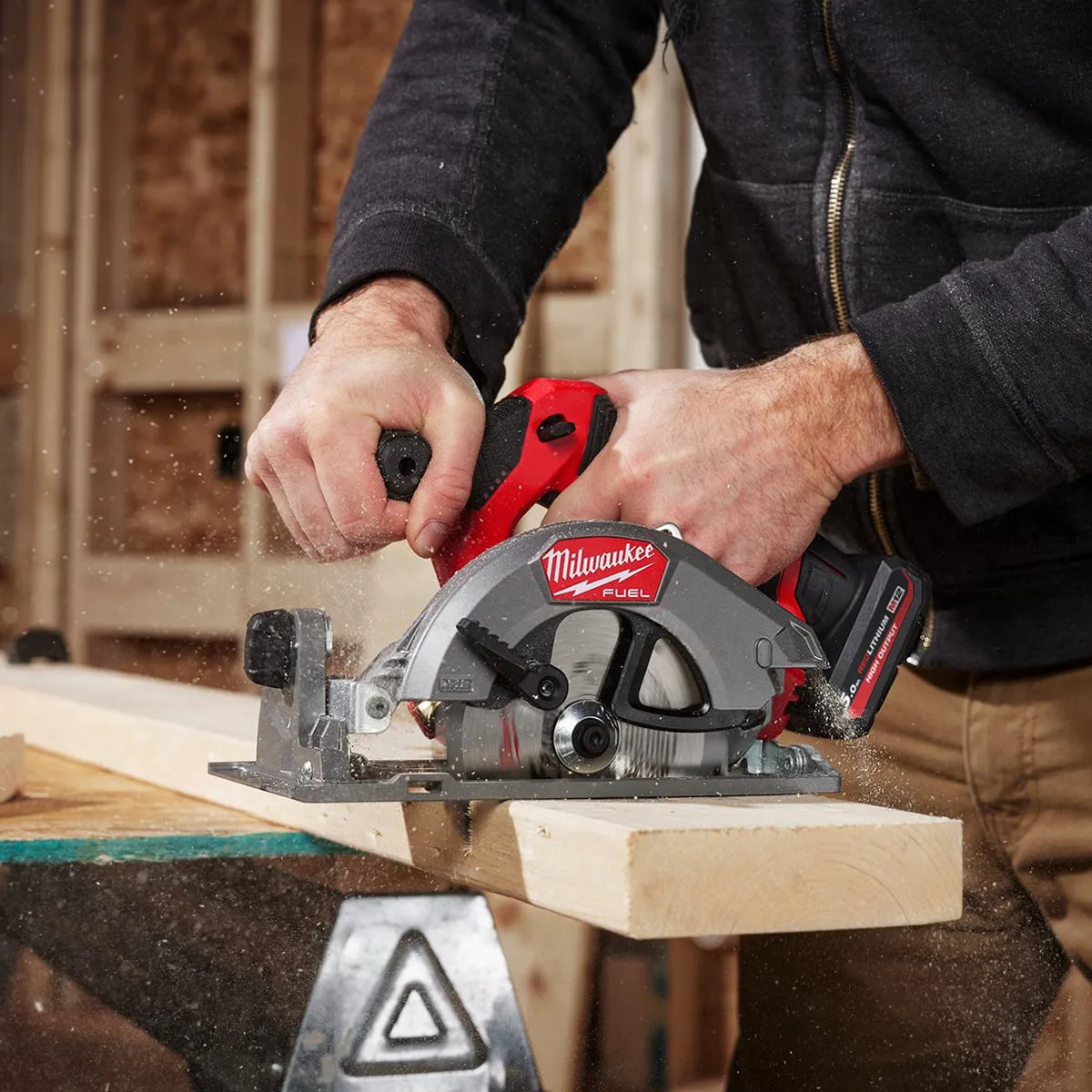 Milwaukee M12FCS442-0 12V Fuel Brushless 140mm Circular Saw with 1 x 5.0Ah Battery Charger & Bag