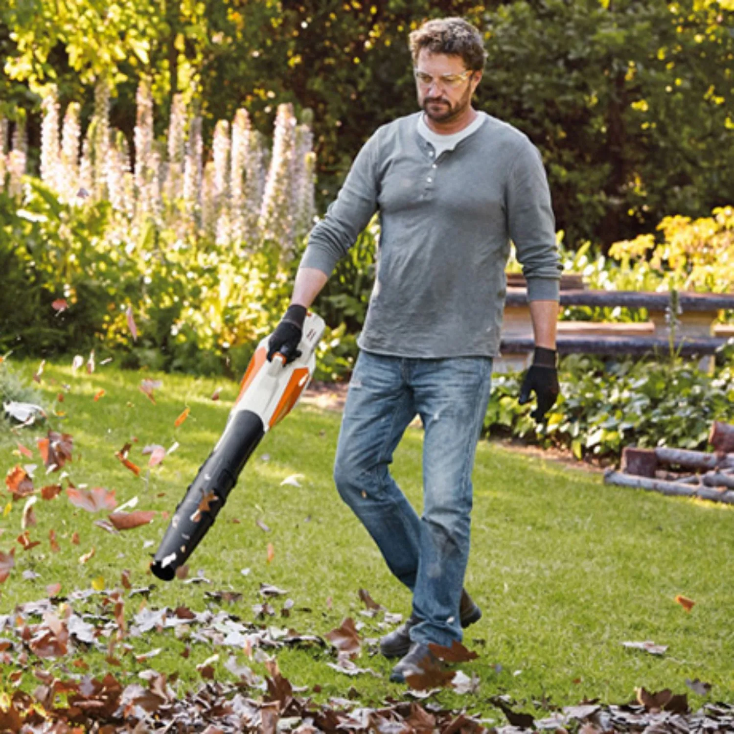 STIHL BGA 57 Battery Powered Handheld Blower w/ Battery and Charger